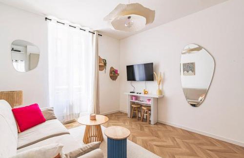 Chalons-en-Champagne Appartement | L Envolé - Jacuzzi - Proche Gare et Centre ville