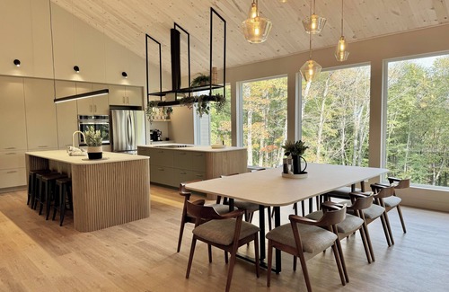 Saint-Faustin-Lac-Carre Chalet De Ski | l'érable rouge · surrounded by nature · Laurentians