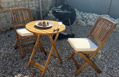 Estissac Appartement | L'escale en Othe avec jacuzzi, plongez dans une escapade unique !
