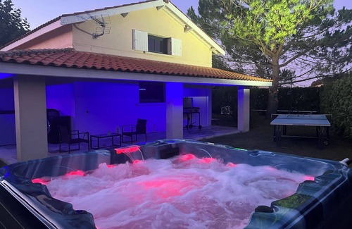 La Lande-de-Fronsac Cottage | L’Escale Girondine avec son sauna, son SPA et sa piscine privative.