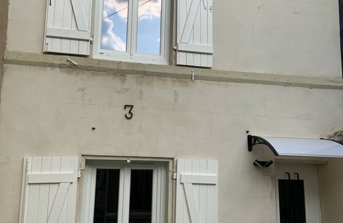 Saumur Maison | "L 'ESCAPADE" house downtown Saumur with terrace