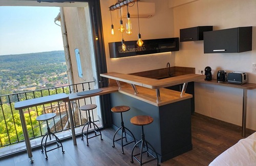 Fayence Lit Et Petit-Déjeuner | L'ESSENS Fayence... Suite avec vue imprenable