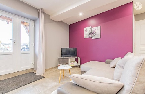Saint-Martin-la-Patrouille Maison | L'Etape de la Croisée