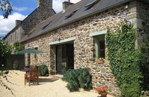 Pommerit-Jaudy Cottage | Ravissant cottage de vacances, près de la côte de Granit Rose.