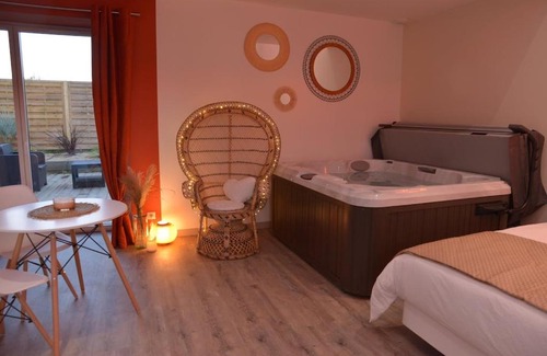 Prinquiau Hôtel | L'Evasion chambre DUNE avec sauna et spa privatifs