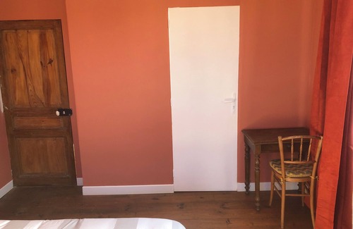 Lacelle Lit Et Petit-Déjeuner | L'hôte des voyageurs en pays Limousin chambre 3