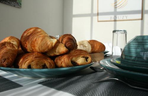 Bouzy Lit Et Petit-Déjeuner | L'Iliade - Chambres d'hôtes - B&B à Bouzy