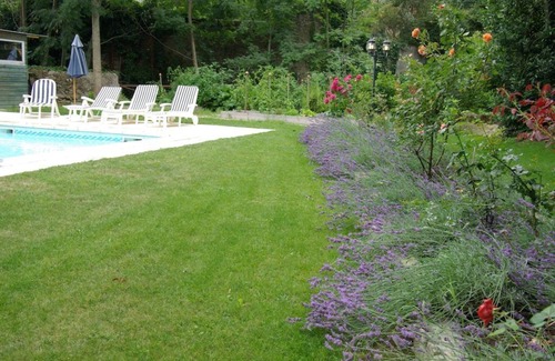 Leran Maison | L’Impasse du Temple - Superb Holiday 1 BR, beautiful gardens, salt water pool