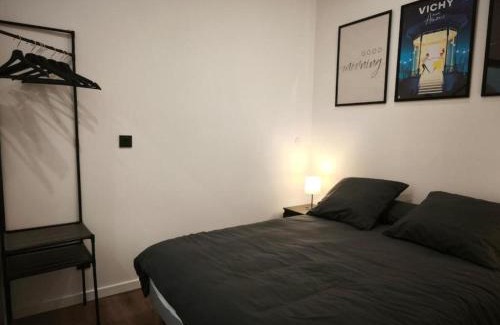 Cœur de Ville Appartement | L'International 122 - Hypercentre - Proche Parc & Thermes