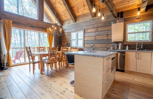 Mauricie Maison | L'Inukshuk | Chalet en bois ave Spa |