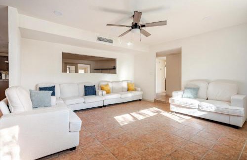 Sierra Vista Maison | l NEW l 5BR 3BTH Large and Modern Home l Central LOC l 1 ACRE lot