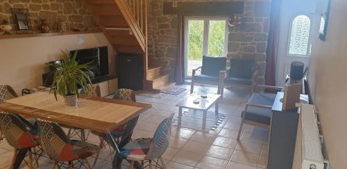 Saint-Georges-de-Reintembault Maison | L'Oasis du Bien Etre