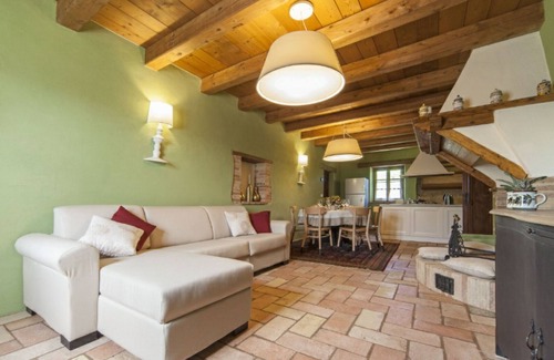 Bettolelle Appartement | L'Olivo, app dans une villa typique avec piscine à 7 km de la mer, Senigallia, Marches