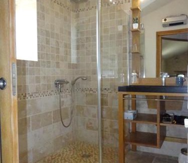 Serignac Maison | L'Oratori : chambre l'Authentique