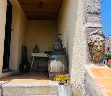 Claret Maison | L'Ostal des Embruscalles