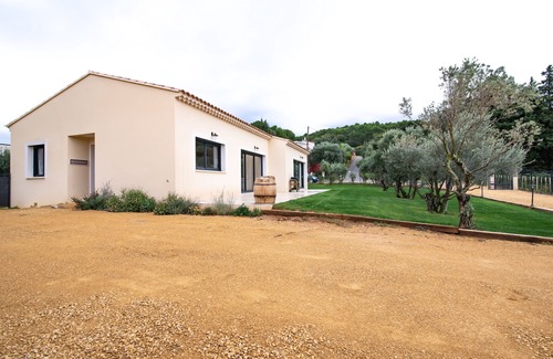 Piolenc Maison | L Oulivastre : Villa avec piscine intérieure
