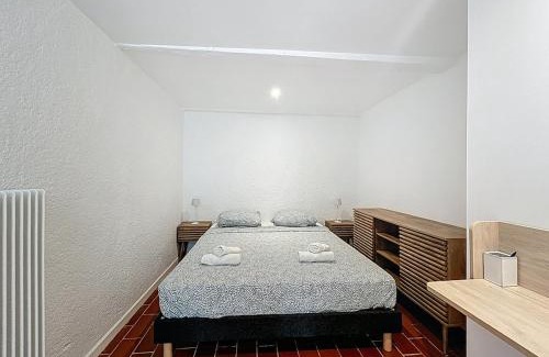 Villedaigne Maison | L'Oustal Maison de caractere avec Wifi et climatisation