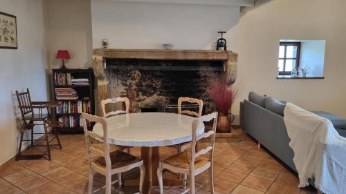 Villeneuve Maison | L'Oustalou - WIFI - Jardin - Campagne