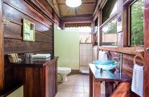 Guayabo Cabine | La Anita Rainforest Ranch