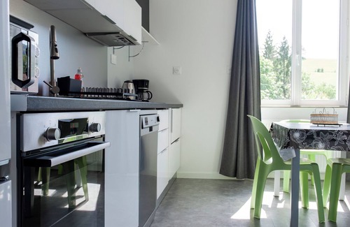 Le Petit-Abergement Appartement | La Bâtisse l'arbre gris