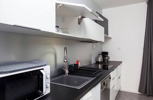 Le Petit-Abergement Appartement | La Bâtisse l'arbre gris