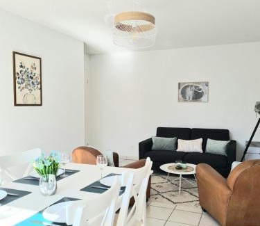 Pouzauges Appartement | La Balière T3 rénové terrasse 20min du Puy duFou