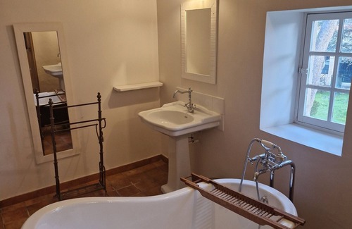 Maubec Hôtel | La Bastide du bois Bréant