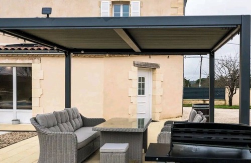 Cours-de-Pile Maison | La Bastide : Piscine Chauffée, Clim et Pétanque, Animaux Acceptés !