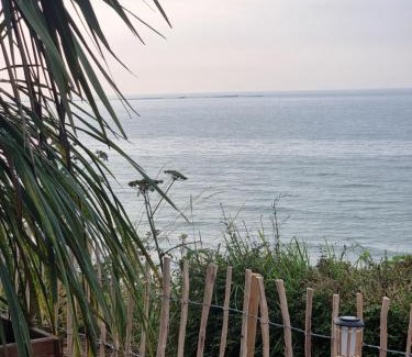 Saint-Come-de-Fresne Cabine | La Bayeuzen - La Mer