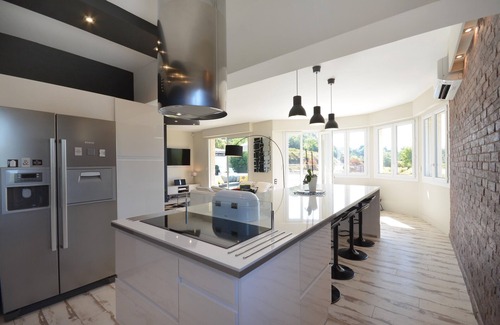 Saint-Romain-en-Viennois Maison | "La Belle Vie " maison indépendante entièrement rénovée avec piscine