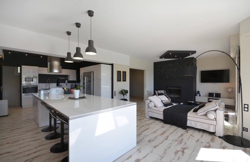 Saint-Romain-en-Viennois Maison | "La Belle Vie " maison indépendante entièrement rénovée avec piscine