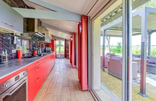 Septfonds Maison | La Belle Quercynoise avec jacuzzi extérieur partagé.