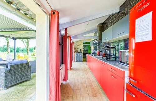 Septfonds Maison | La Belle Quercynoise avec jacuzzi extérieur partagé.