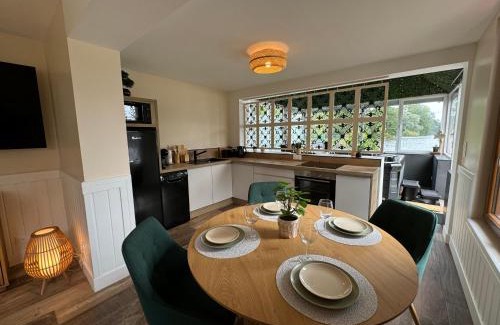 Ardres Maison | La Belle Vue Du Lac - SPA