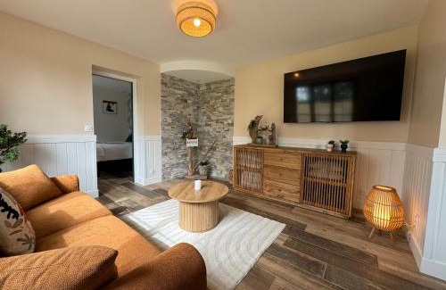 Ardres Maison | La Belle Vue Du Lac - SPA