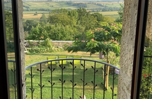 Fain-les-Moutiers Maison | La Bellevue // vue imprenable en toute tranquillité / Piscine privée