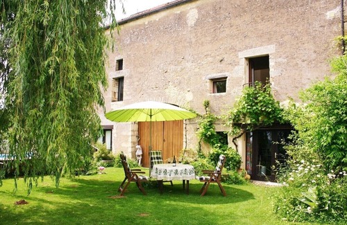 Fain-les-Moutiers Maison | La Bellevue // vue imprenable en toute tranquillité / Piscine privée