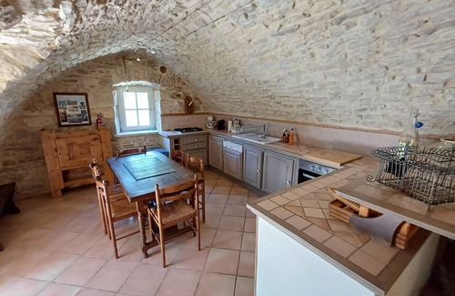 Hures-la-Parade Cottage | La Bergerie, Gîte de France 4 épis, piscine privée chauffée.