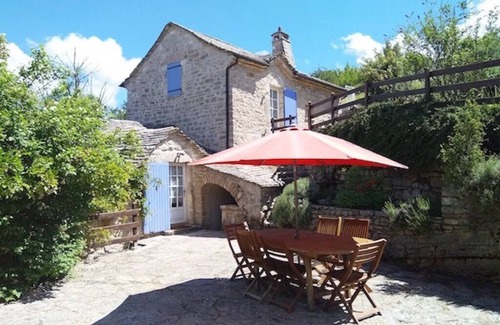 Hures-la-Parade Cottage | La Bergerie, Gîte de France 4 épis, piscine privée chauffée.