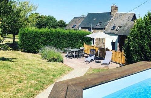 Saint-Laurent-de-Terregatte Maison | La Besnerais