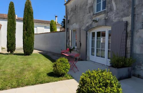Verrieres Maison | La Bonne Chauffe-Col de Cygne