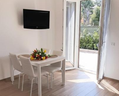 Casalotti Appartement | La Bouganville Roma - Grazioso appartamento con giardinetto