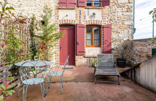 Villemanoche Maison | La Bourguignonne - Jolie maisonnette avec terrasse