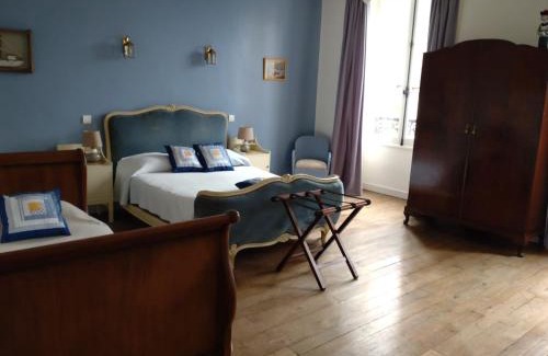 Saulge Lit Et Petit-Déjeuner | La brasserie chambre d'hotes de Delphine