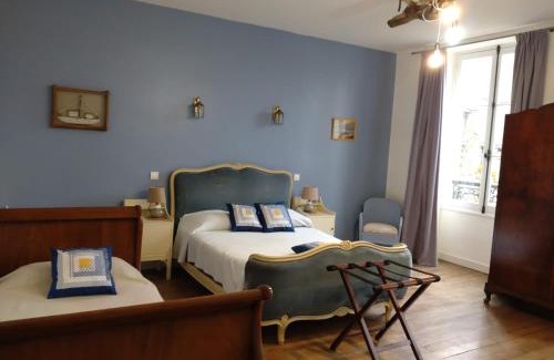 Saulge Lit Et Petit-Déjeuner | La brasserie chambre d'hotes de Delphine