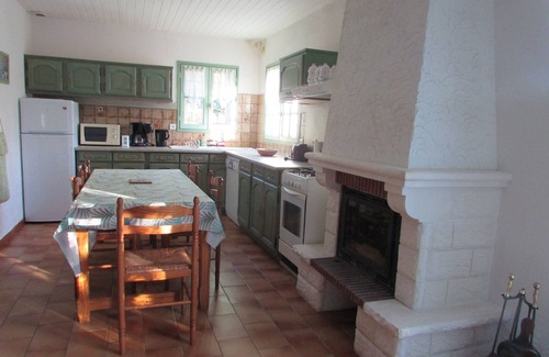 Le Gua Maison | Maison de vacances, la Brise Marine avec piscine chauffée proche de Royan