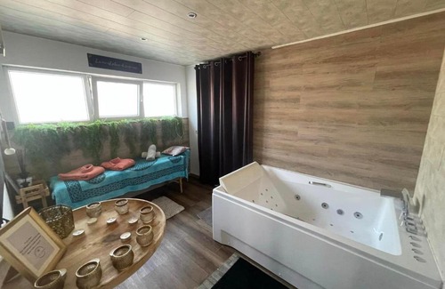 Frameries Appartement | La bulle à bonheur - Spa privatif