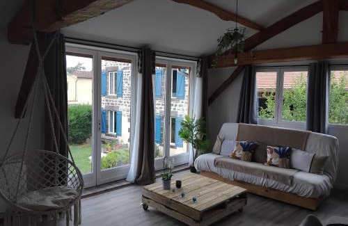 Genouillac Maison | La Cabane aux Hirondelles