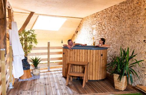 Vellerot-les-Vercel Lit Et Petit-Déjeuner | La Cabane et SPA Chez Jules