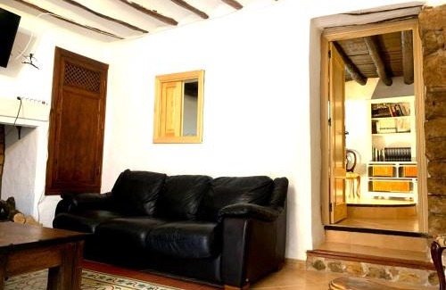 La Iruela Maison | La Cabieda - Junto al Río Cañamares - ideal para grupos y familias